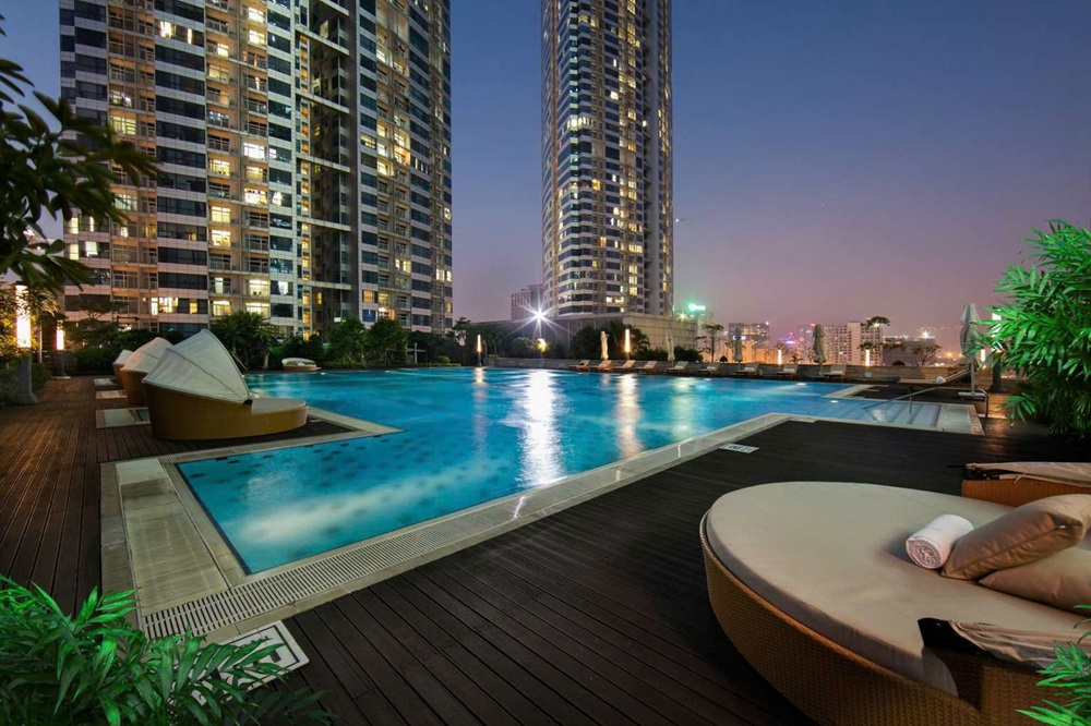 Bể bơi ngoài trời òa Skyline Tower - Lumière Prime Hills Vinhomes Global Gate