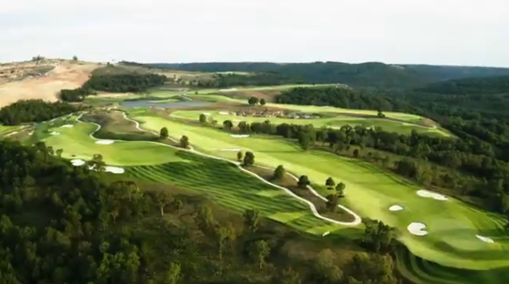 2 sân golf 18 lỗ